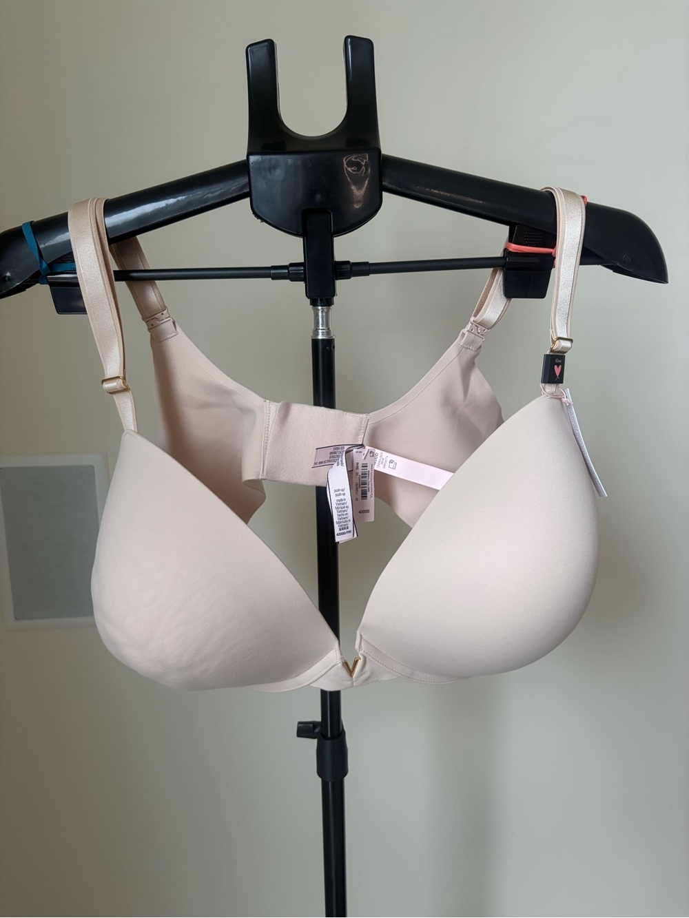 NWT Victoria’s Secret Push-Up Bra Nude 42DDD